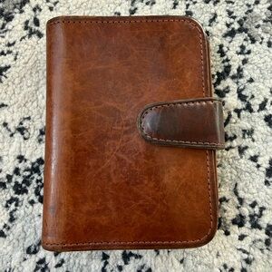 Coach Vintage brown leather bifold with snap Close And Photo Sleeves
